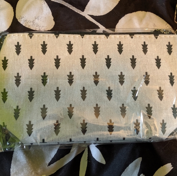 Tree print cosmetic bag - Picture 2 of 3